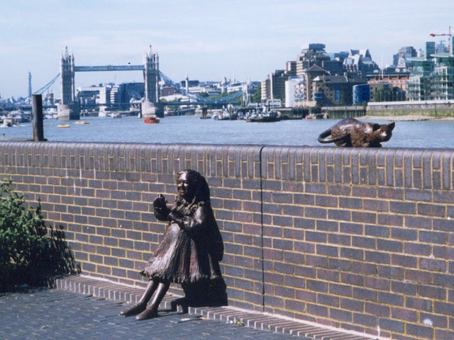 Miss_Salter_and_her_cat_-_geograph.org.uk_-_945232